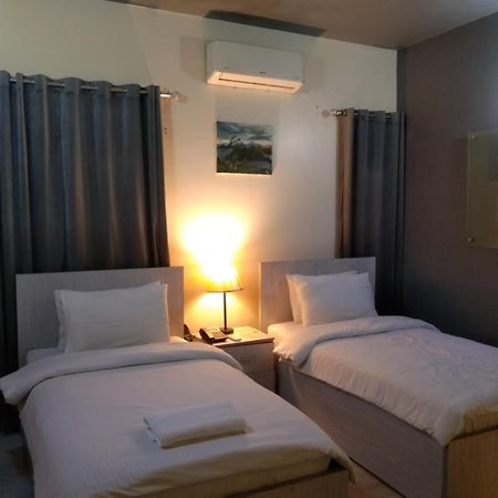 Elet Business Hotel การาจี ภายนอก รูปภาพ