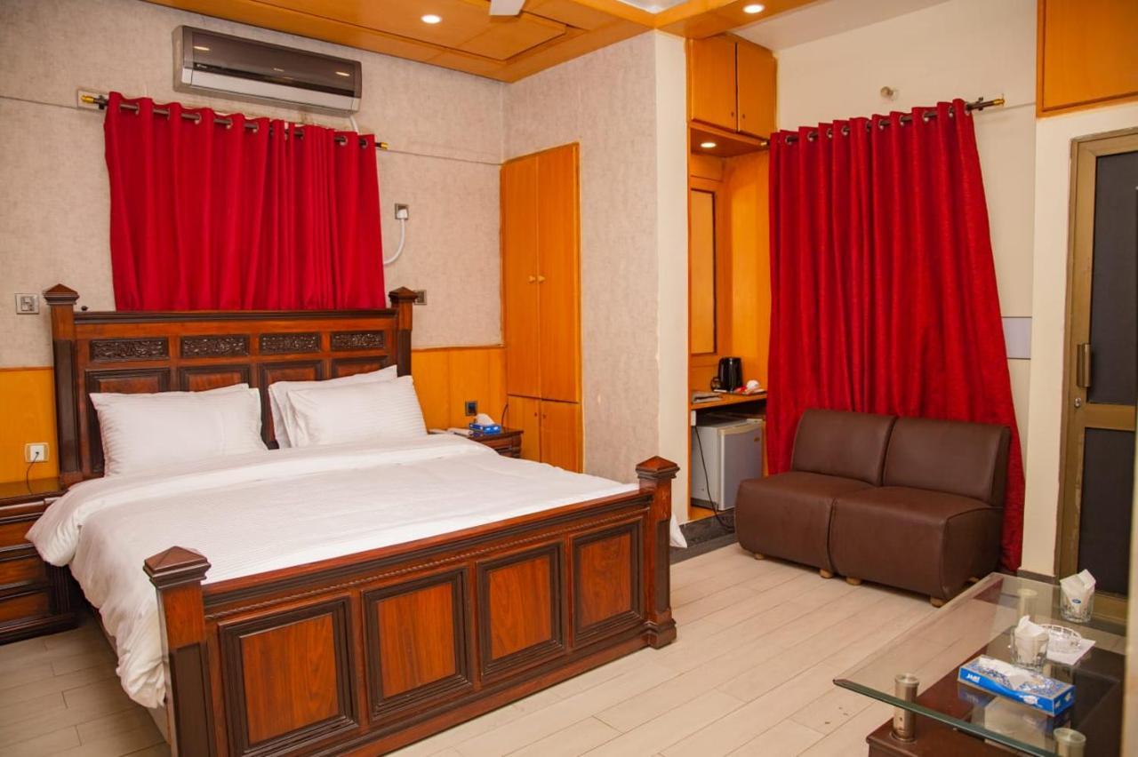Elet Business Hotel การาจี ภายนอก รูปภาพ