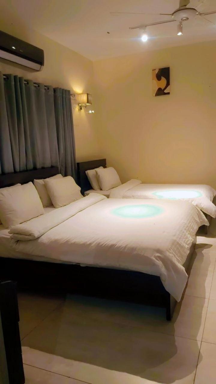 Elet Business Hotel การาจี ภายนอก รูปภาพ